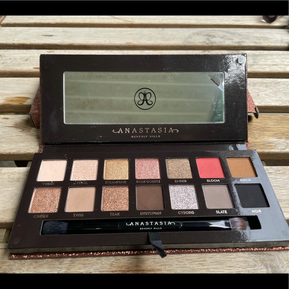 New Anastasia Beverly Hills Sultry Palette